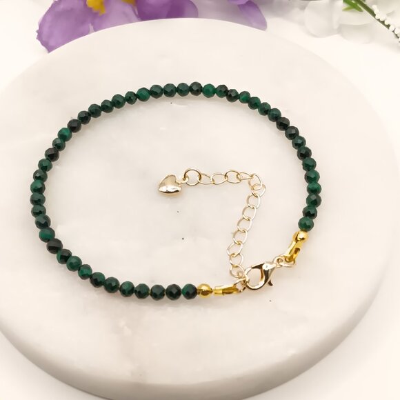 Minimalist Bracelet with Faceted Natural Malachite - Picture 5 of 6